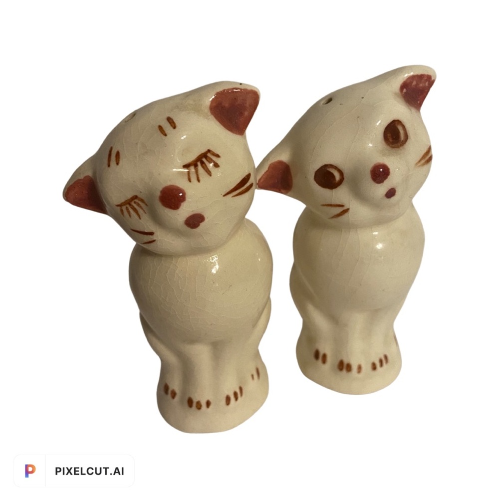 Vintage Salt & Pepper Shakers Cats MCM 3” White with Redish Brown Paint - Picture 1 of 4